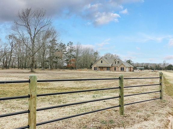 3rd image of 766 County Road 4102