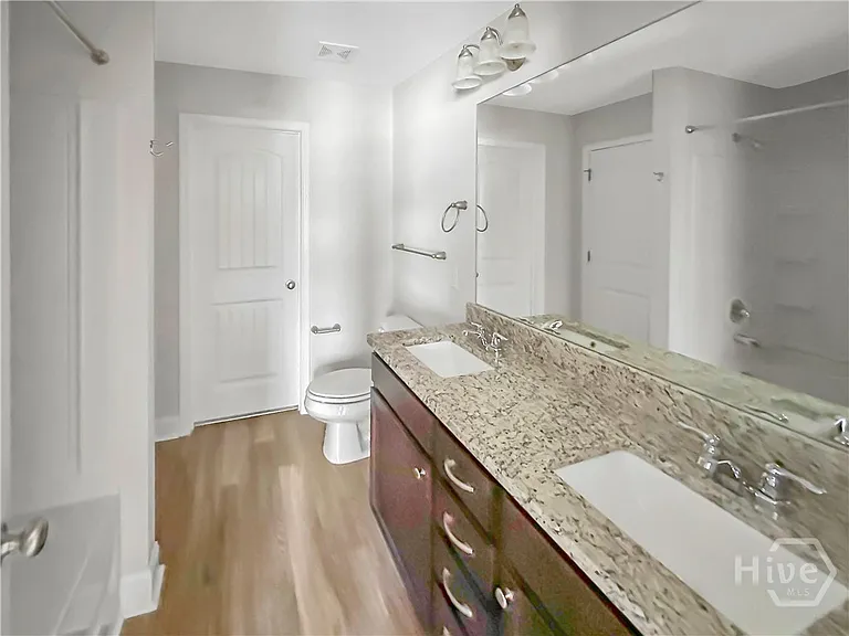 100 Regis Way — Photo 20