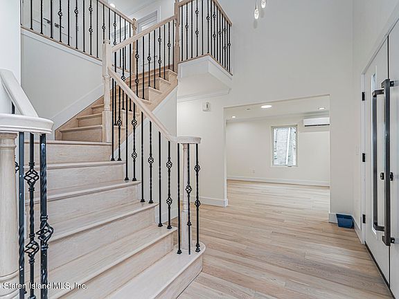 3rd image of 54 Cedarcliff Rd