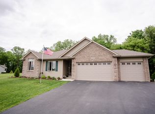 1342 Glacier Dr, Byron, IL 61010
