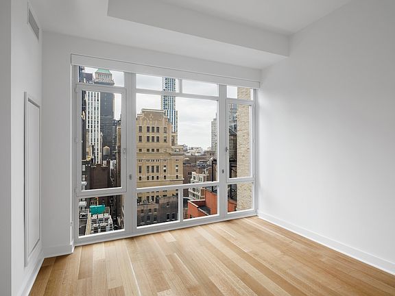 4th image of 1050 6th Ave #8C