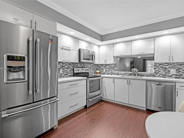12750 SW 4th Ct APT 310J, Pembroke Pines, FL 33027