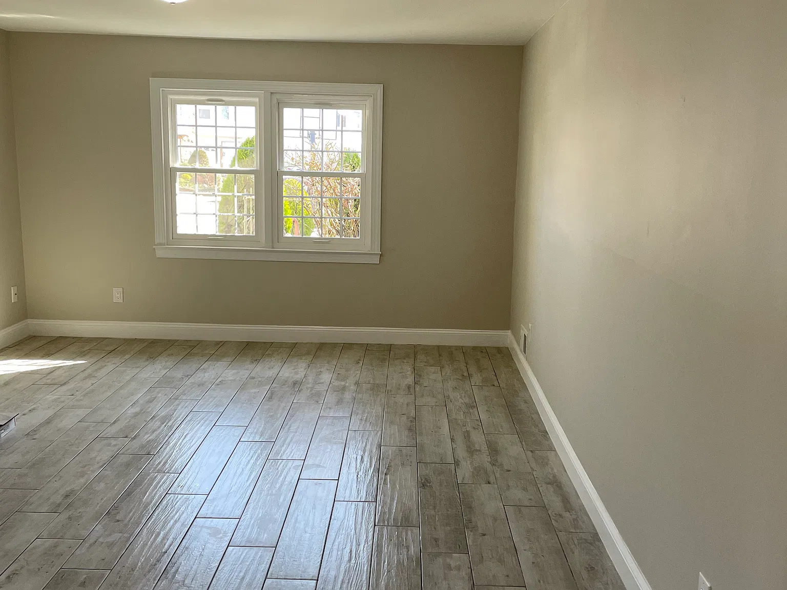 20 Adam Ct — Photo 4