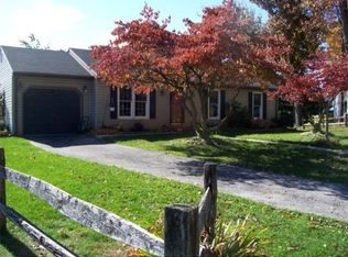 25 Johnston Cir, Hanover, PA 17331