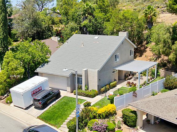 3rd image of 419 Grand Oak Ln