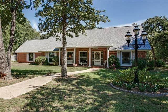 1st image of 1004 Yvonne Dr