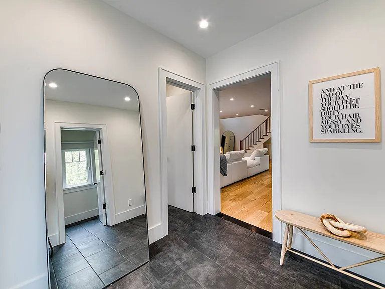 40 Edwards Ave — Photo 3