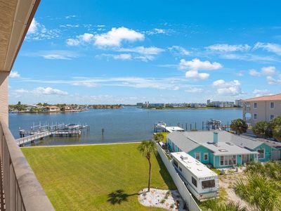 8701 Blind Pass Rd APT 306B, Saint Pete Beach, FL, 33706
