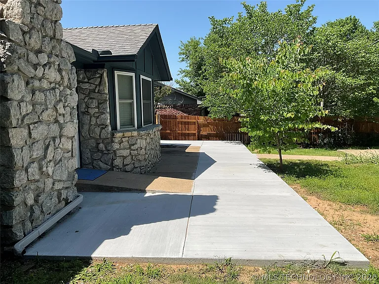 3209 Skylane Dr — Photo 27