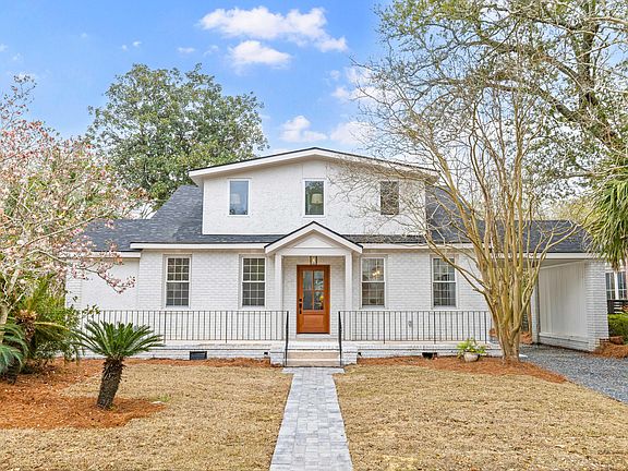 3rd image of 35 Beverly Rd