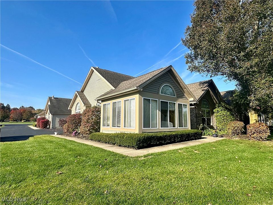 1st image of 904 Willow Brook Dr NE