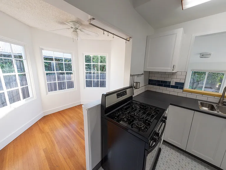 364 2nd Ave — Photo 32