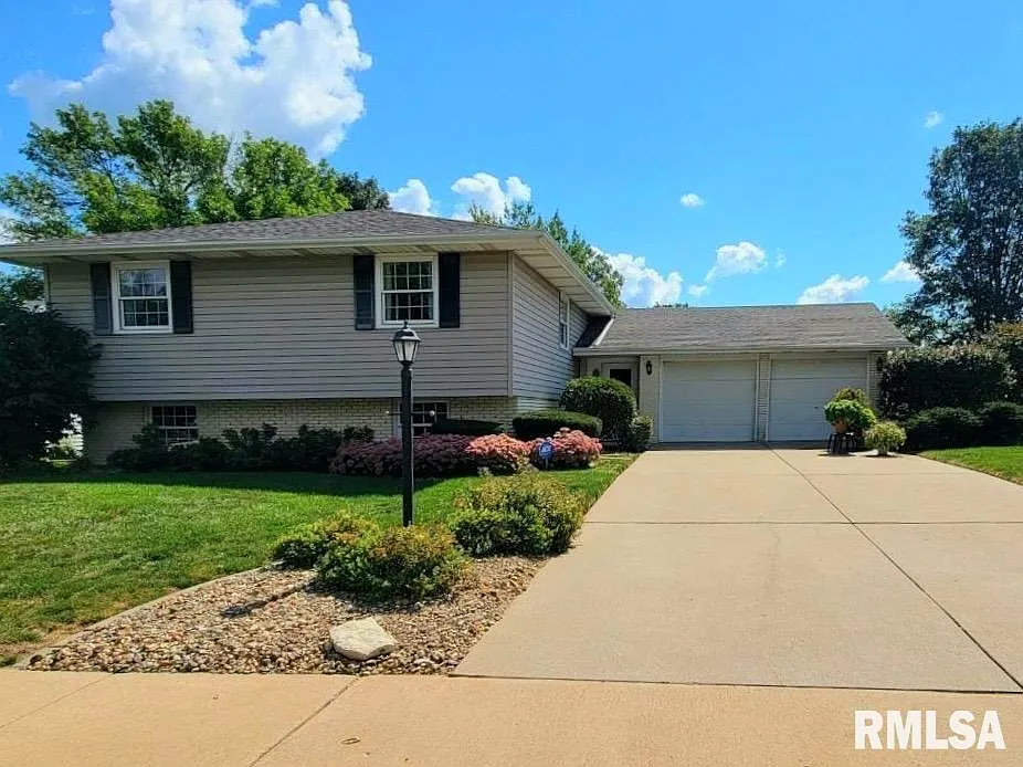 3116 W Chadwick Ln photo 1