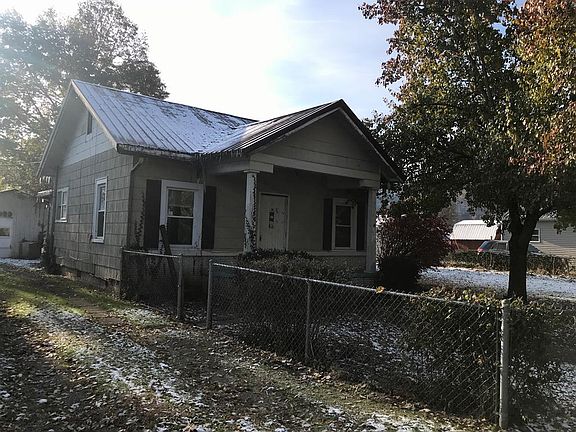 3rd image of 563 E 1st Ave