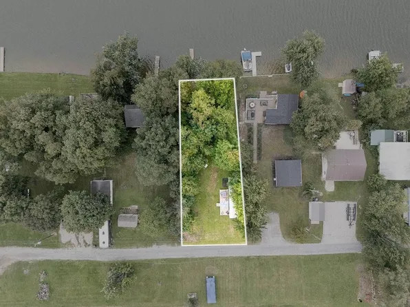 14044 Lakeshore Dr, Hudson, MI 49247