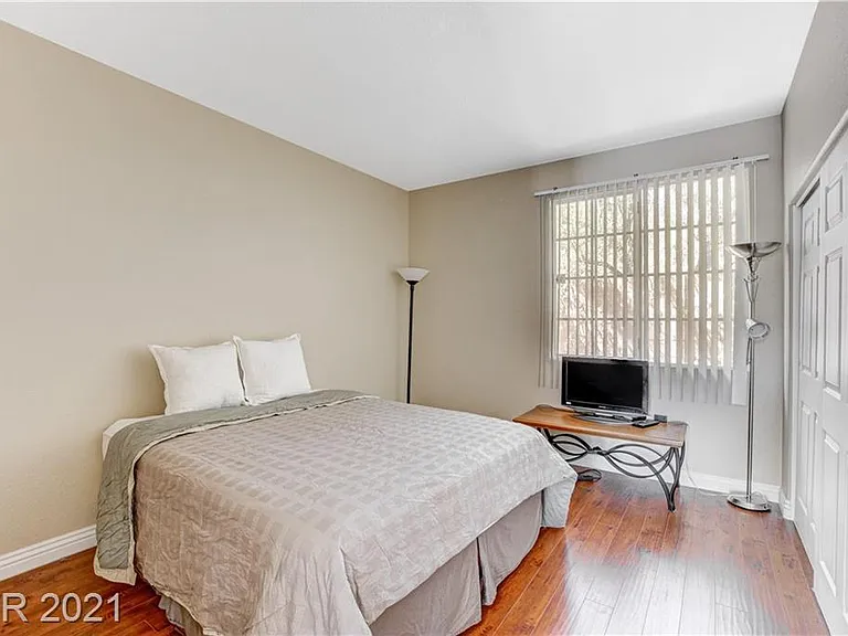 449 Eternity St — Photo 19