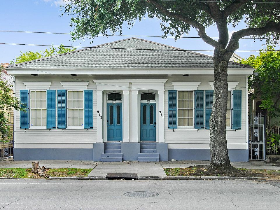 Front of 4 plex. Entrance to 921B is on right side through secure gate.