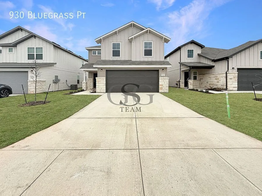 Photo 1 of 32 - 930 Bluegrass Point - New Braunfels, TX Primary Photo - 930 Bluegrass Point