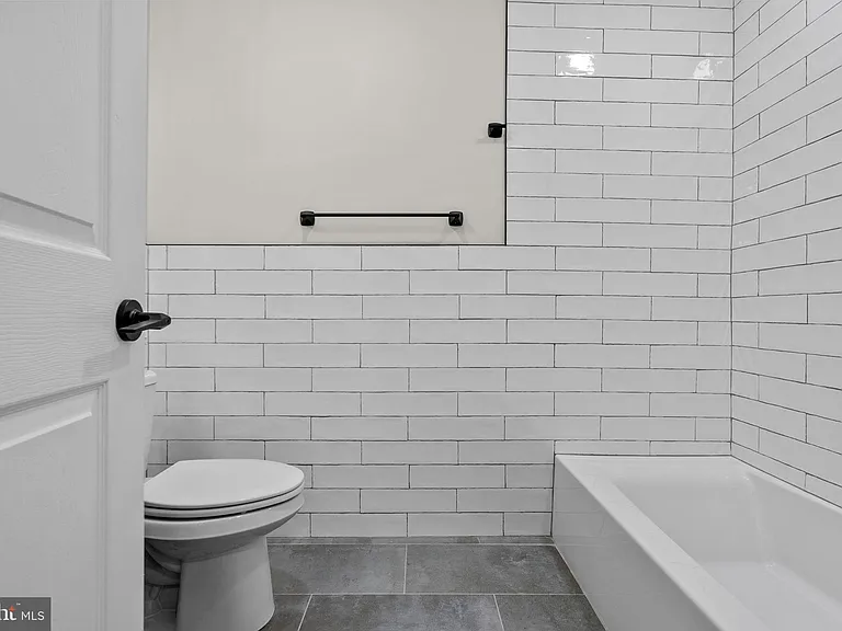 2625 Ellsworth St — Photo 31