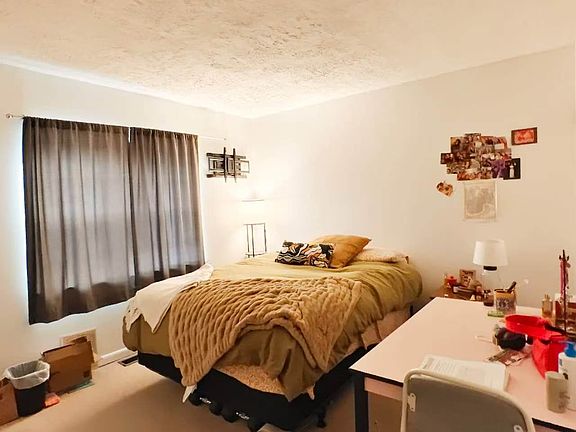 5th image of 214 Lake Shore Rd APT 1