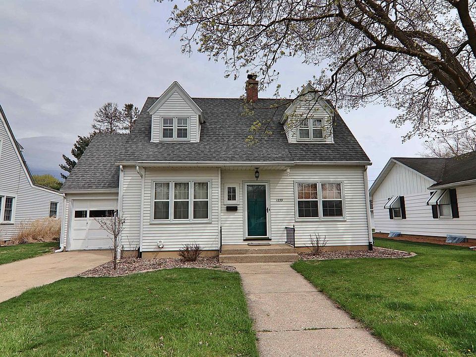 1239 Blaine Ave, Janesville, WI 53545 Zillow