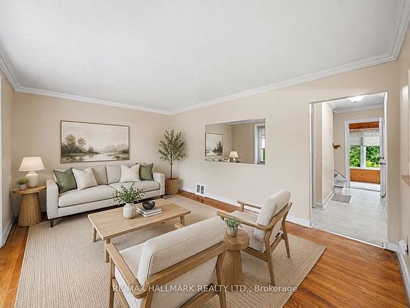 2nd image of 27 Sunray Cres