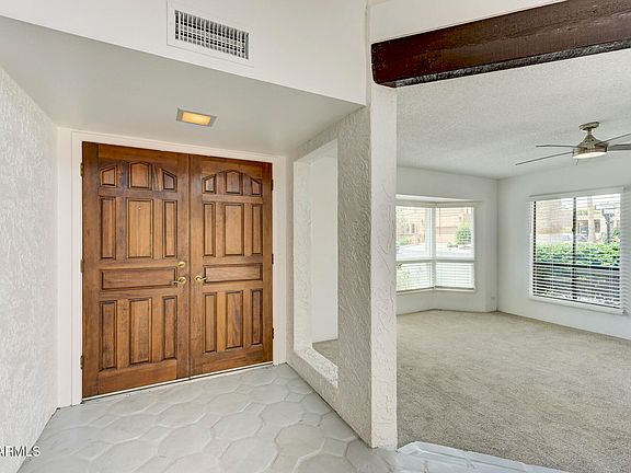 3rd image of 1001 E BECKER Lane