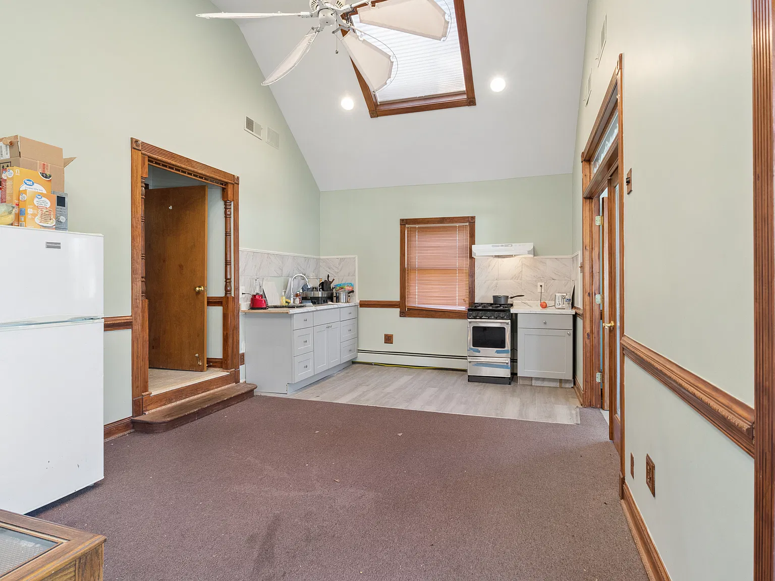 3 bed, 1728 sqft, $2,750 — Photo 3