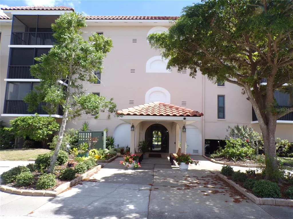 2 bed, 2.0 bath, 1220 sqft, $1,750 — Photo 2