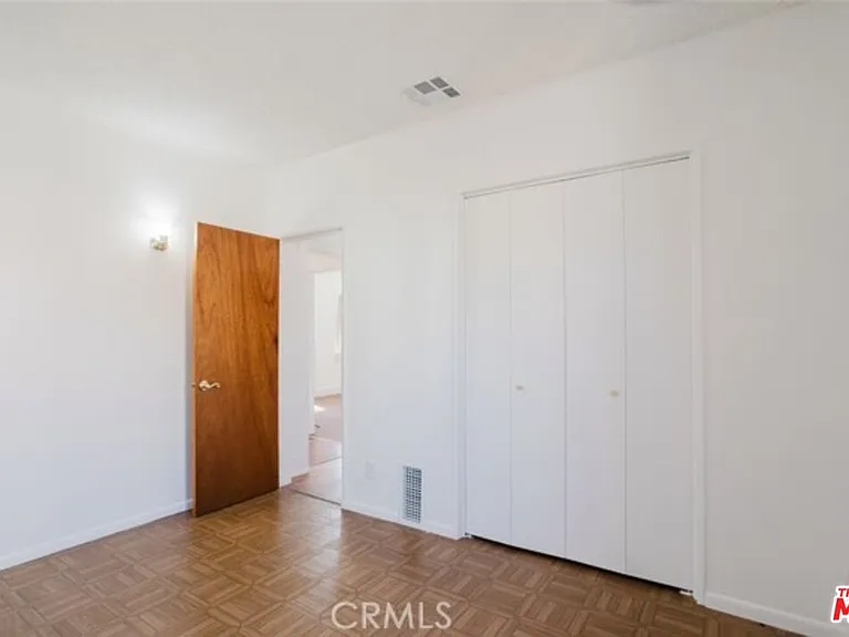 609 Alexander St — Photo 11