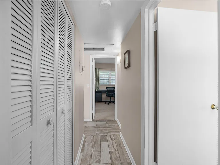 410 NE 17th Ave #101 — Photo 19