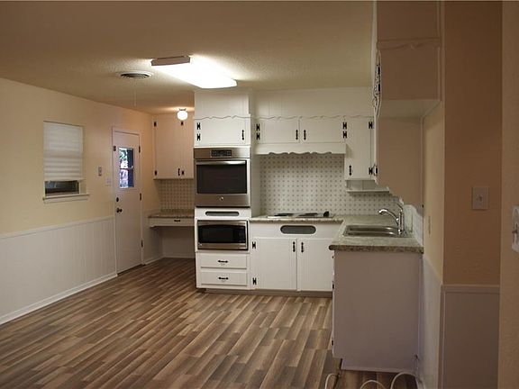 4th image of 5321 Roberta Dr