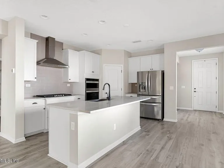 356 Bermudez Way — Photo 5