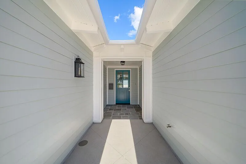 4 bed, 4.5 bath, 3017 sqft, $12,000 — Photo 2