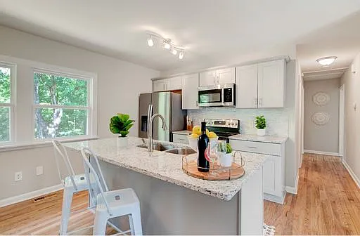 2809 Newark Dr — Photo 7