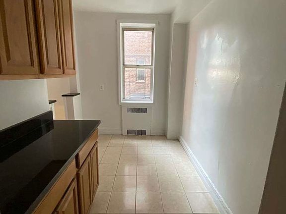 3rd image of 25 Lefferts Ave #1