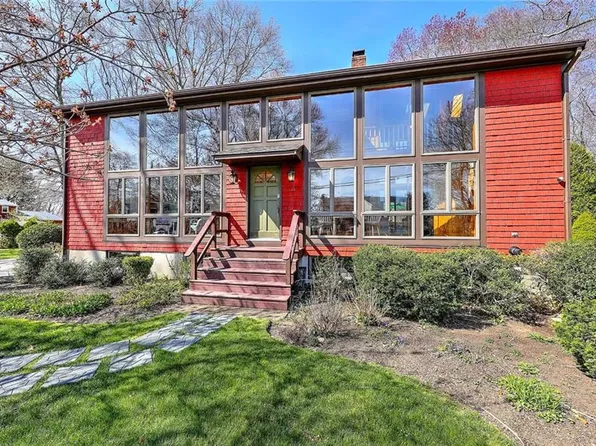 3 Katie Dr, Warren, RI 02885