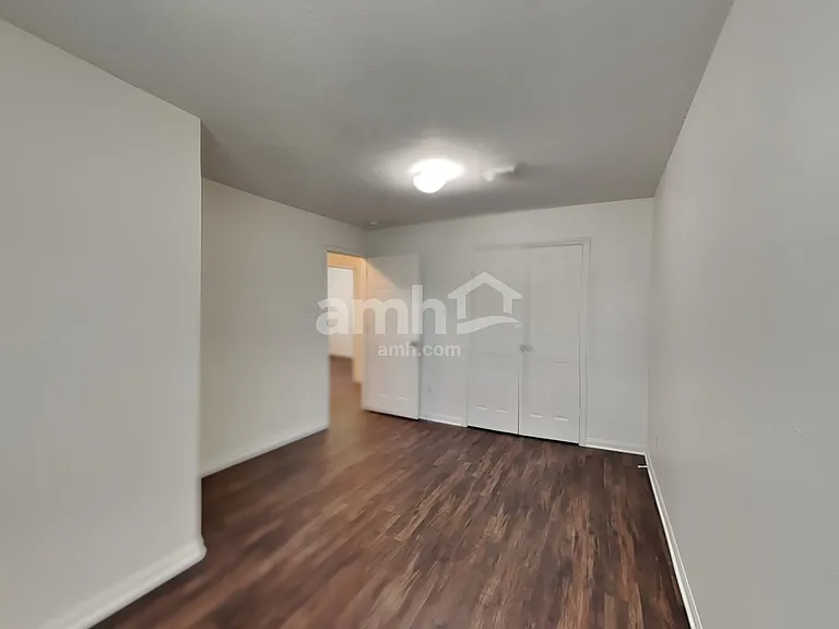 3919 Hawthorn Glen Ct — Photo 17