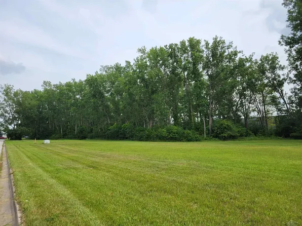 S McLeod Dr, Saginaw, MI 48604
