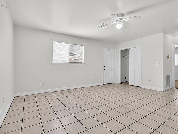 5th image of 809 Brooks St