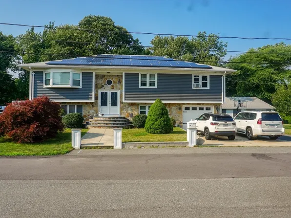 22 Anderson St, Fall River, MA 02721