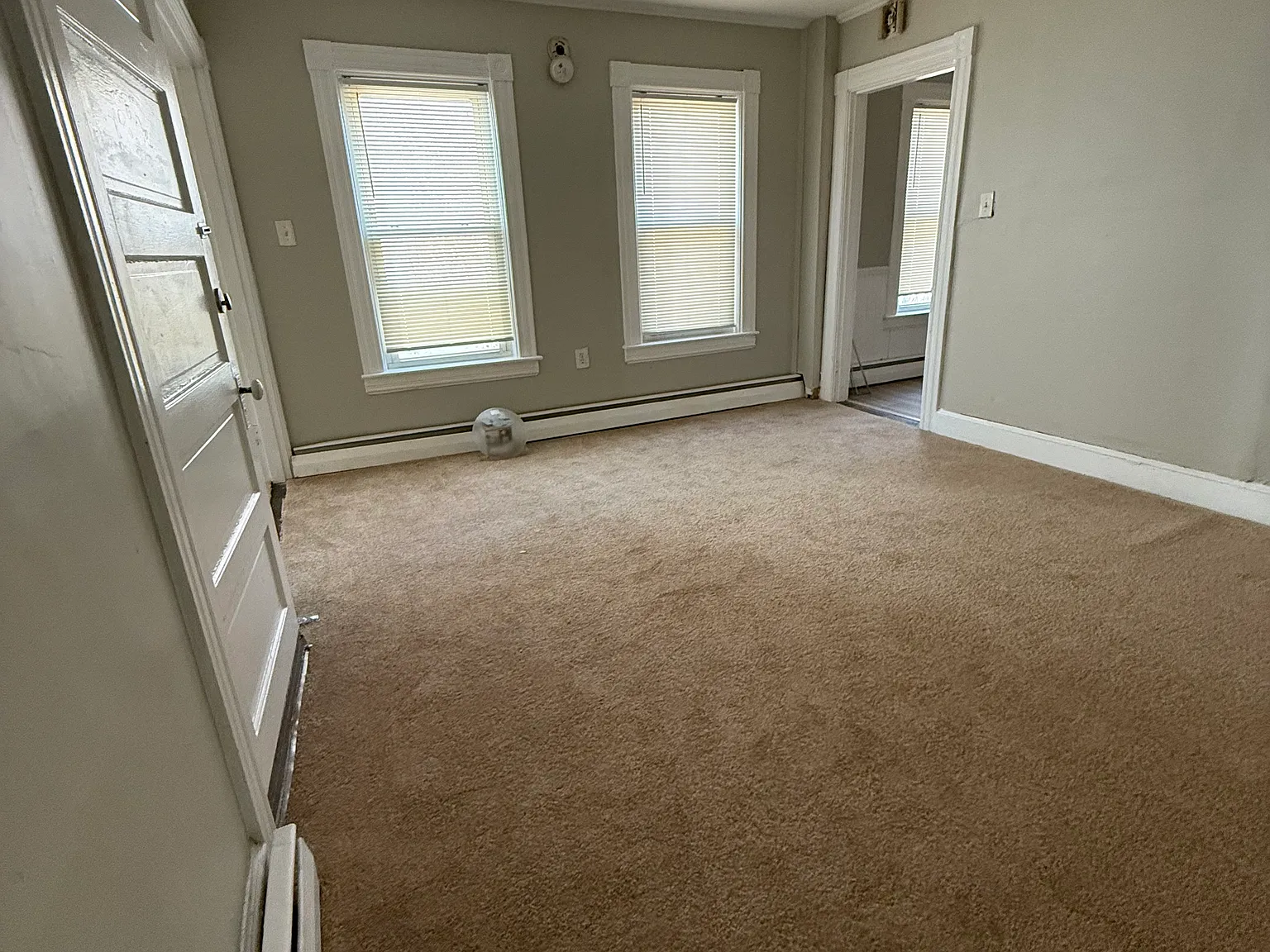 Large first floor apartment — Photo 4