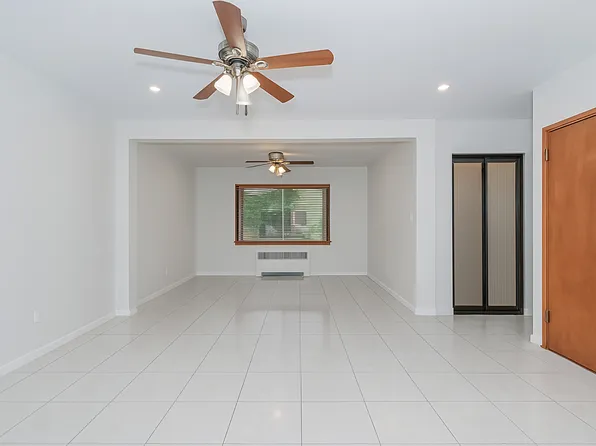 1461 East 3rd Street image 4 of 36