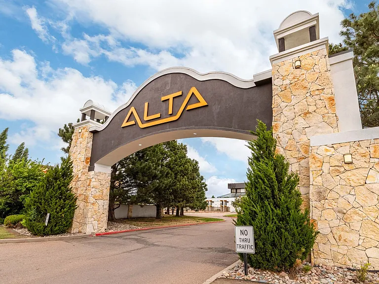 Alta Apartments — Photo 33