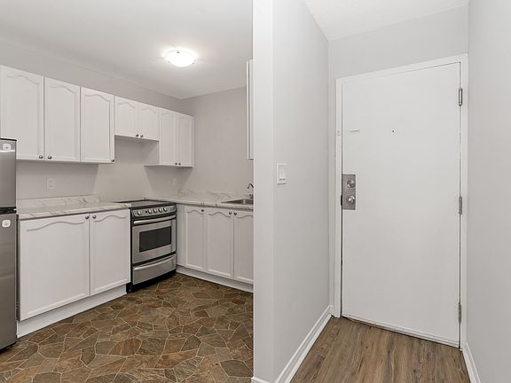 4th image of 12 Colborne St E #1480124