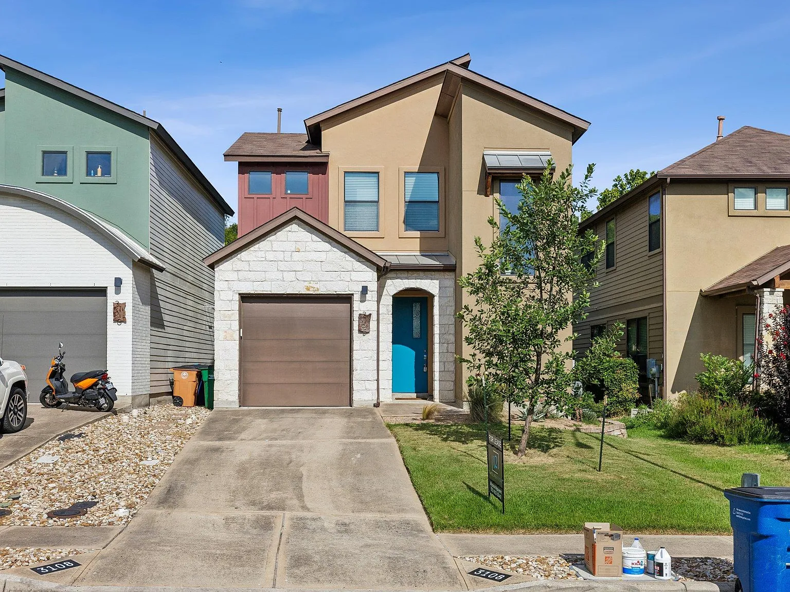 3 bed, 2.5 bath, 1722 sqft, $3,850 — Photo 2