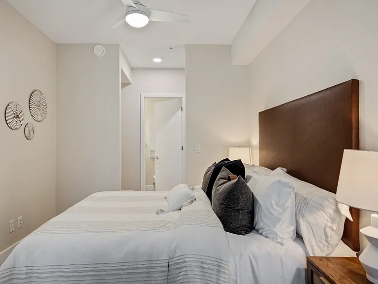 45 Gorge Rd E — Photo 18