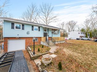 37 Holiday Rd, Manalapan, NJ 07726