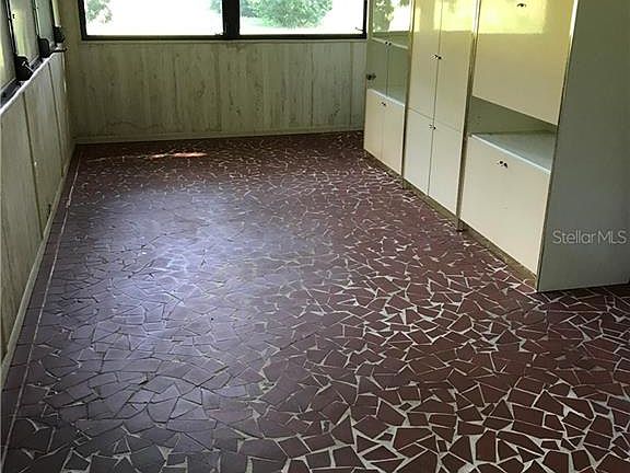 3rd image of 64 Dahlia Dr