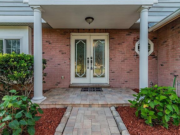 3rd image of 3409 Bloomingdale Oaks Dr